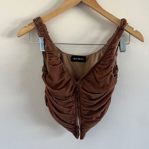 Hazel Boutique Brown Ruched Top Size M | Clip-Front | Fitted